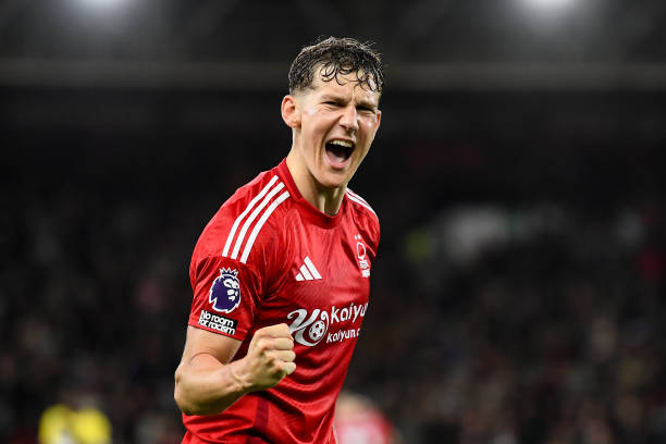 颖而出的呢 颖而出的呢